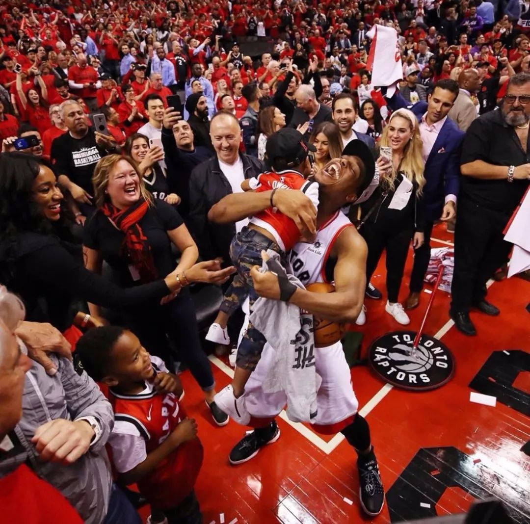 开云体育中国-FPX绝杀C9，Lehends极限生还后反打峡谷大战全球总决赛，强势挺进下一轮