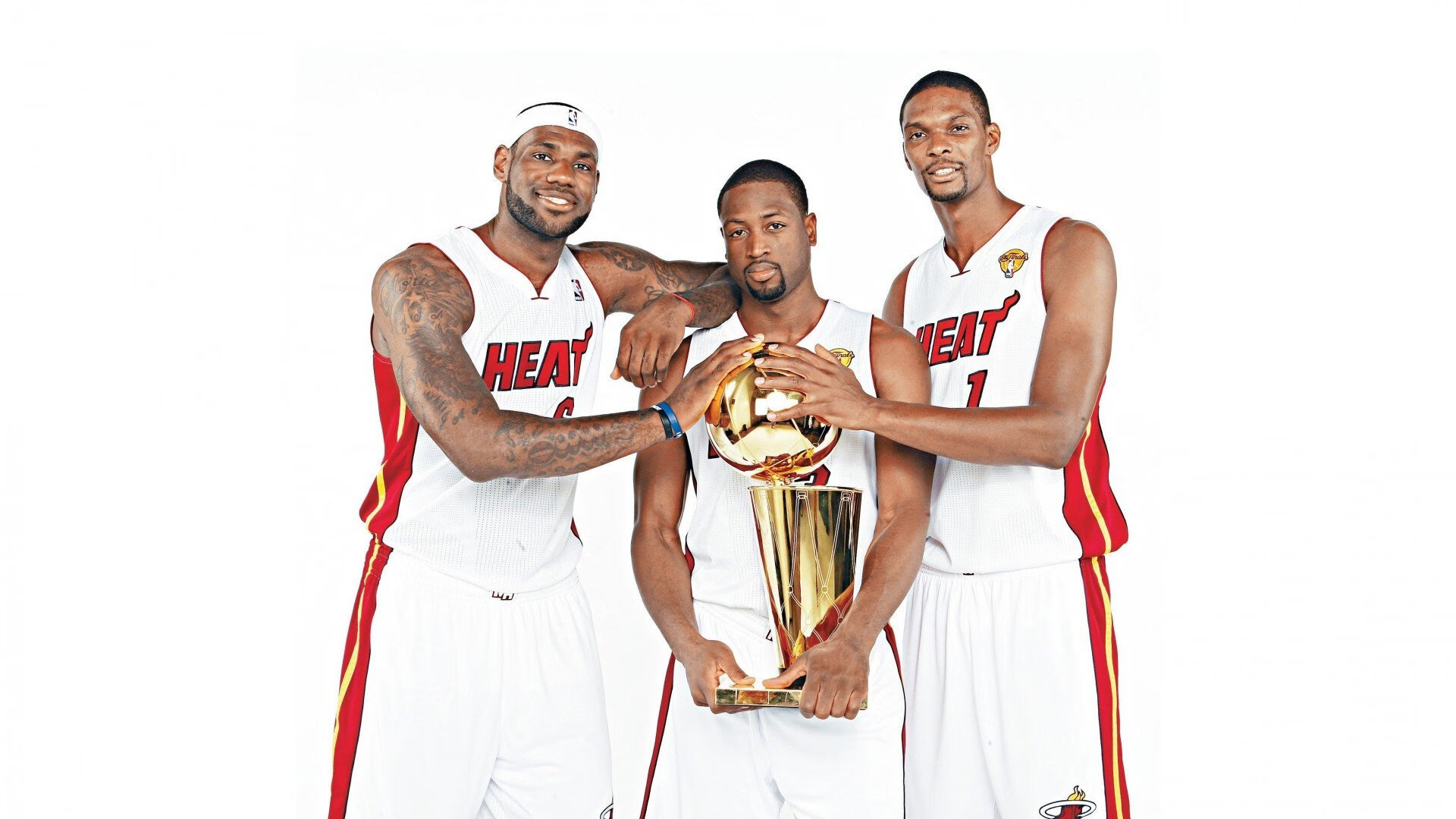 冰火奇迹,33万人小国绝杀欧洲霸主的战术密码