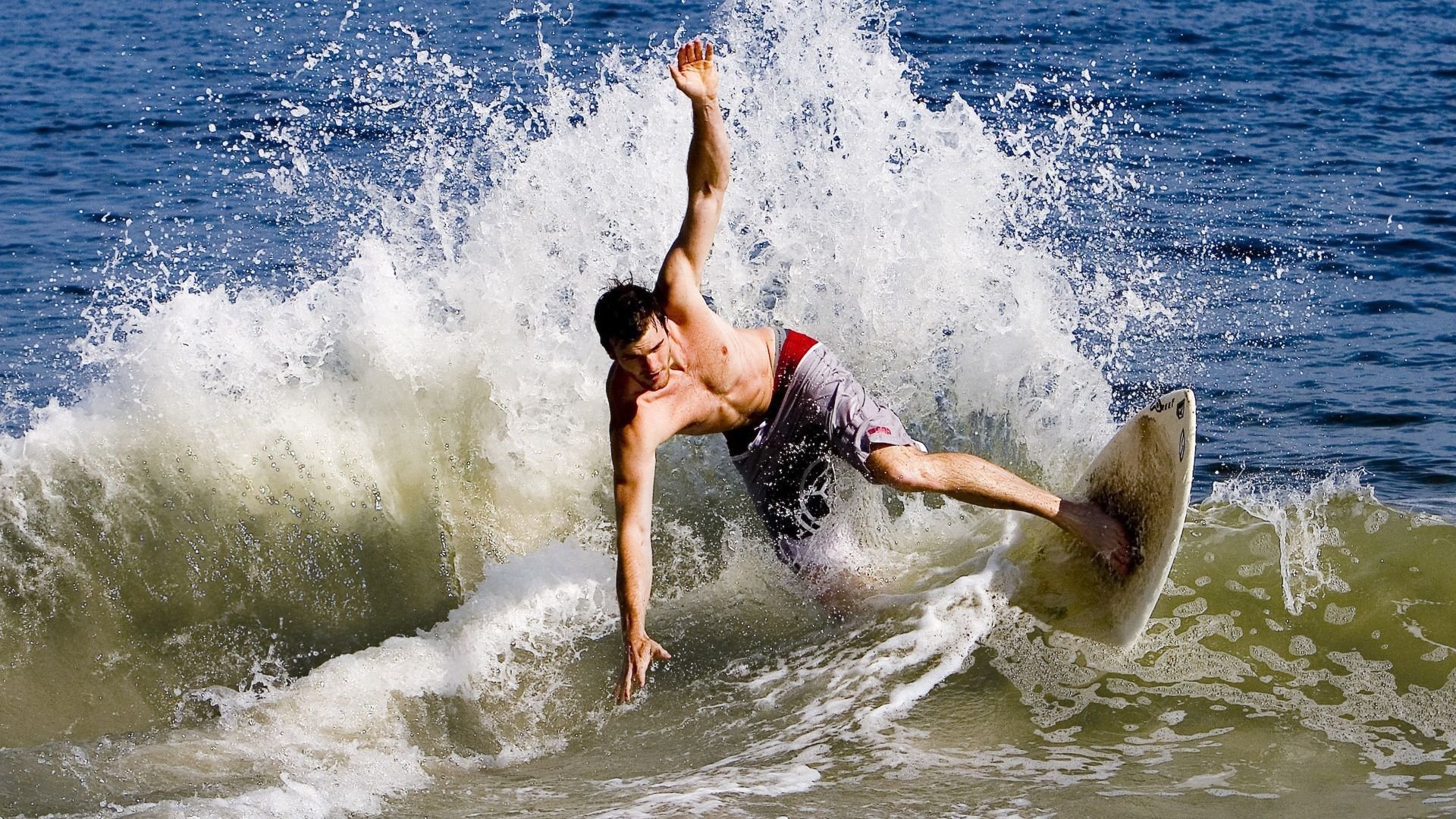 凯塞多闪电接管！AC米兰速胜日本背后，世界排名争夺战中的中场魔术师崛起